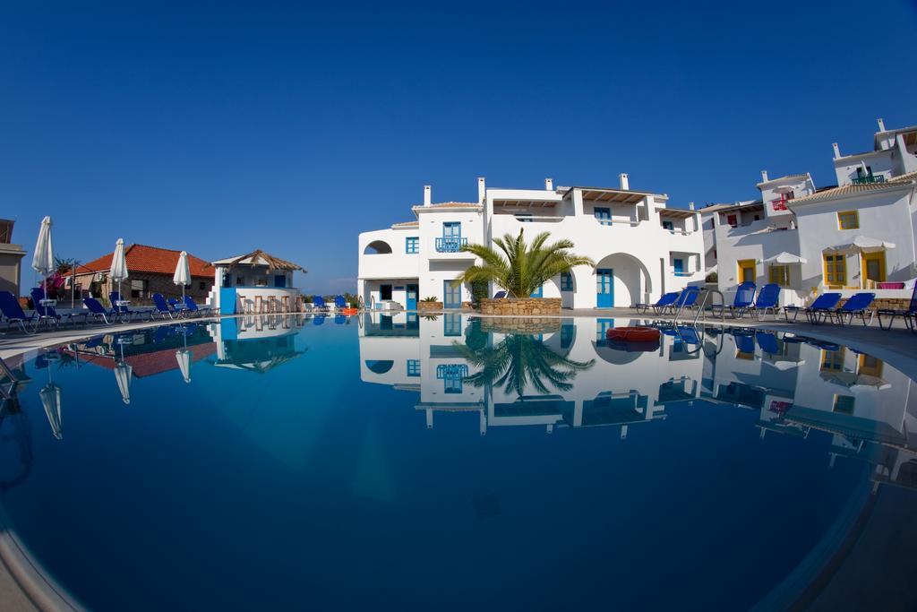 Viva Mare Foinikounta Aparthotel Finikounta Exterior foto