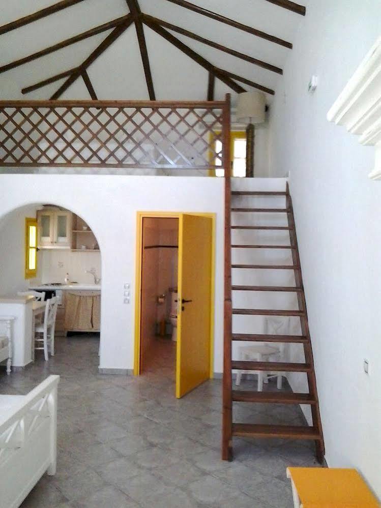 Viva Mare Foinikounta Aparthotel Finikounta Exterior foto